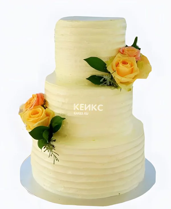 Гладкий торт с красивыми цветами Фото