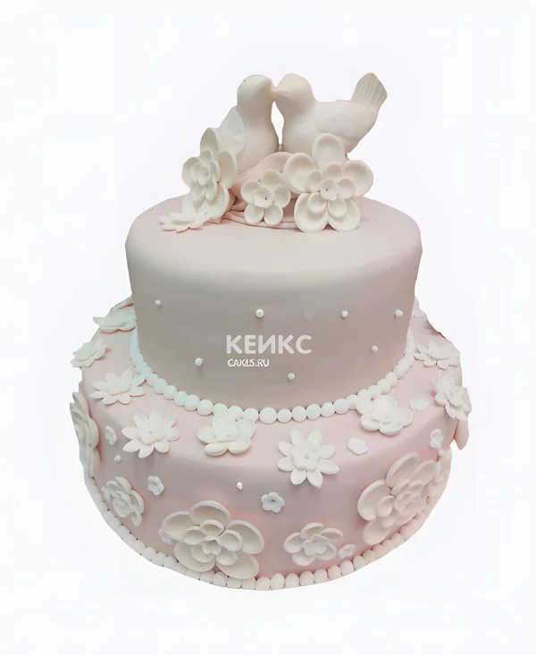 Нежно-розовый торт с жемчугом и голубями Фото