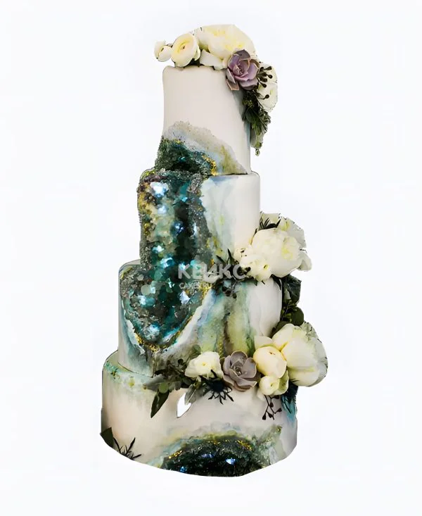 Красивый необычный торт с цветами Фото