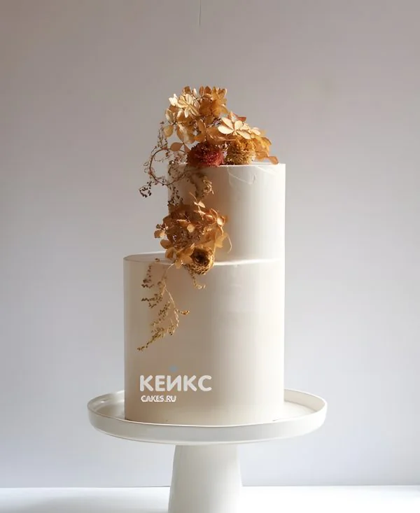 Эстетичный торт с яркой цветочной композицией Эстетичный торт с яркой цветочной композицией Фото