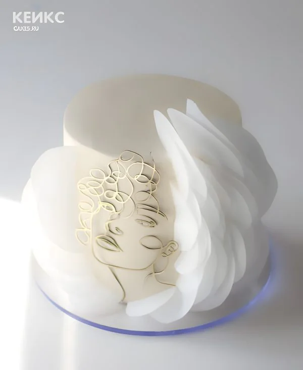 Эстетичный торт с топпером для девушки Эстетичный торт с топпером для девушки Фото