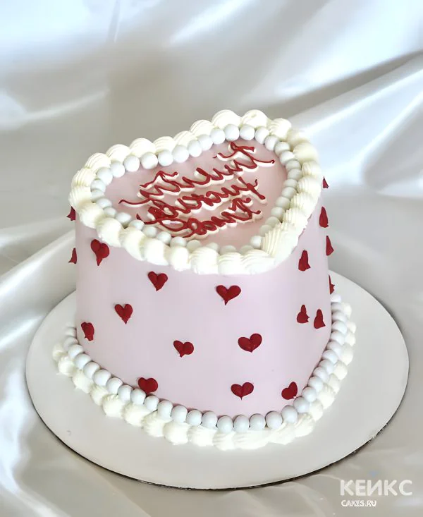 Эстетичный торт в форме сердца Фото