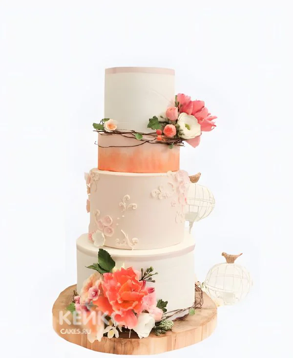 Изящный торт из мастики с живыми цветами Фото