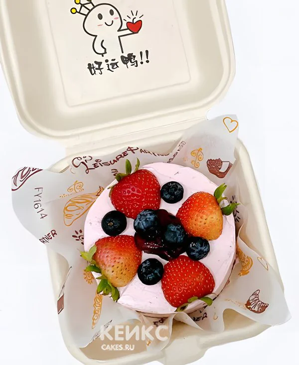 Изысканный бенто торт с ягодами Изысканный бенто торт с ягодами Фото