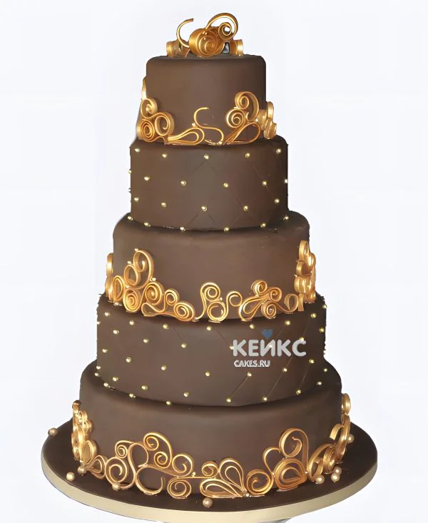 Изысканный торт в коричневом цвете с золотыми узорами и бусинами Изысканный торт в коричневом цвете с золотыми узорами и бусинами Фото