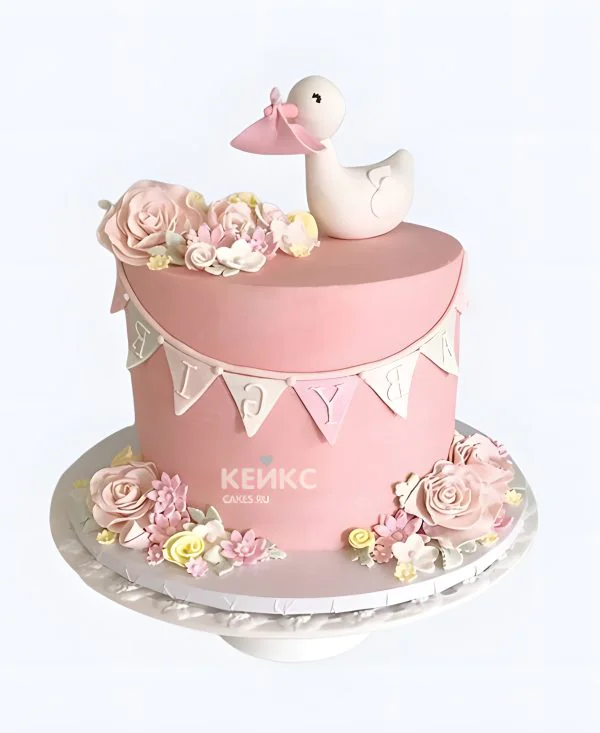 Нежно-розовый торт на выписку Фото