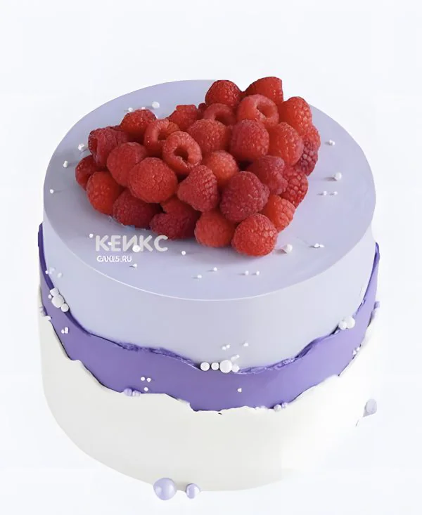 Нежный пурпурный торт с малиной Нежный пурпурный торт с малиной Фото