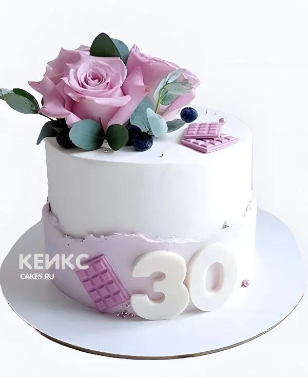Торт бенто женщине на 30 лет с живыми розами и голубикой Фото