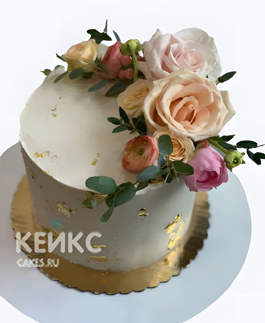 Торт из крема на 8 марта с розами Фото