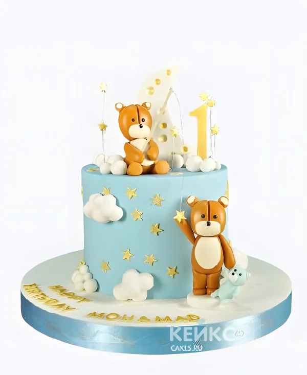 Торт мальчику на годик с фигурками медвежат и полумесяцем Фото