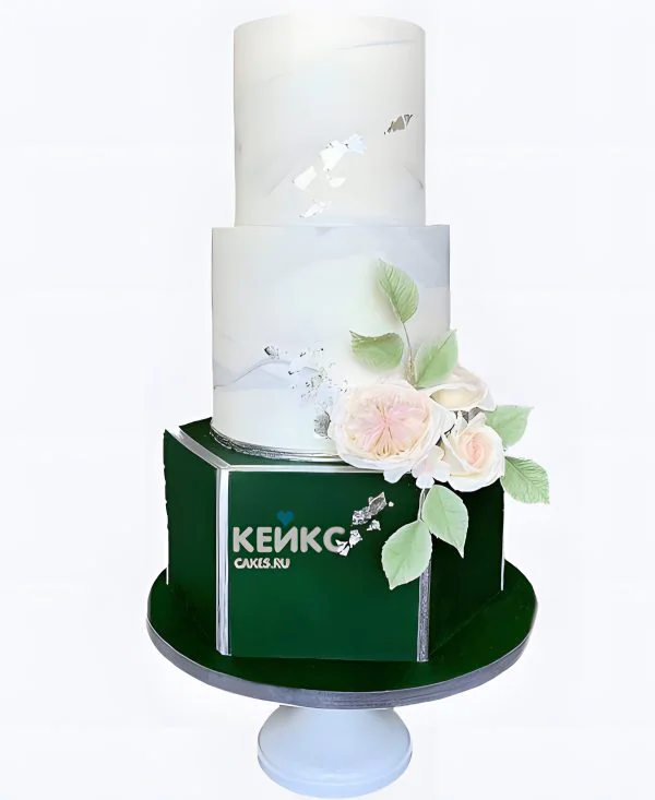 Торт в изумрудном мраморно белом цвете с цветком Торт в изумрудном мраморно белом цвете с цветком Фото