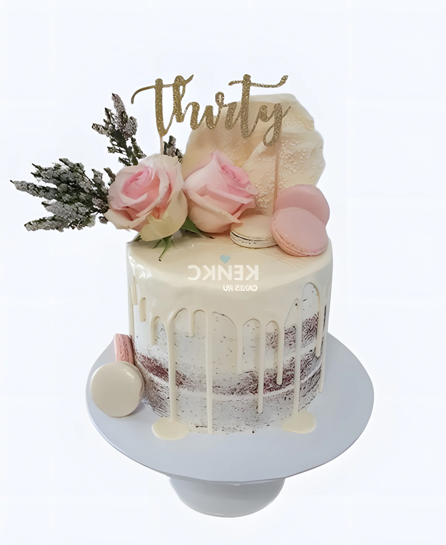 Воздушный торт женщине на 30 лет с розами и макарунс Фото