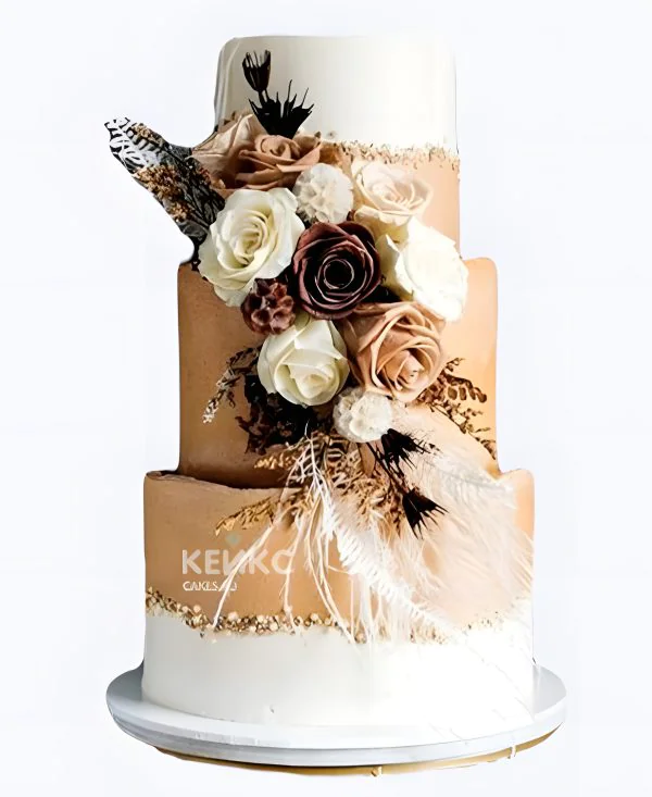 Белый свадебный торт Коричневый букет Фото