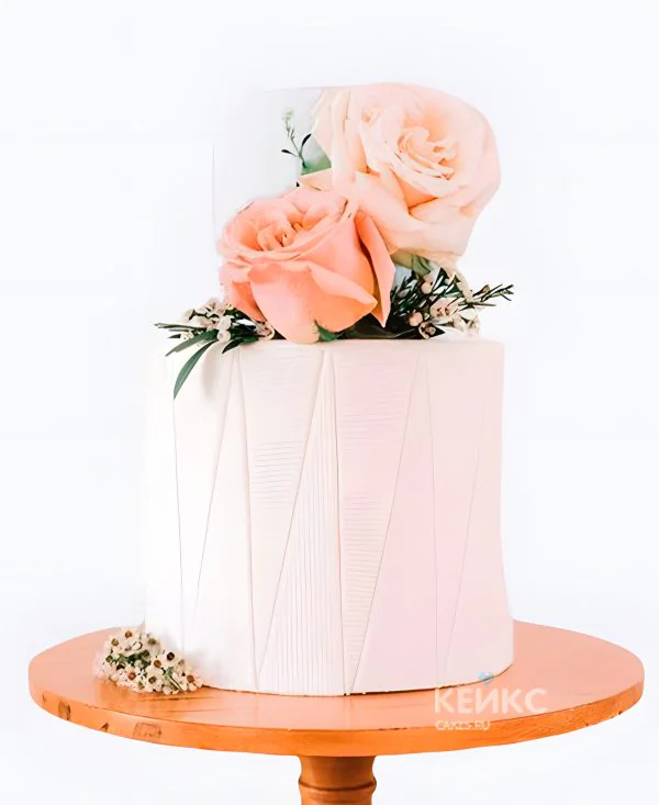 Белый свадебный торт Розы с узорами Фото