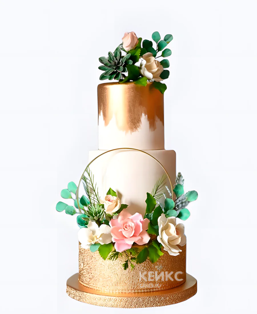 Бежевый свадебный торт Корзинка цветов Фото