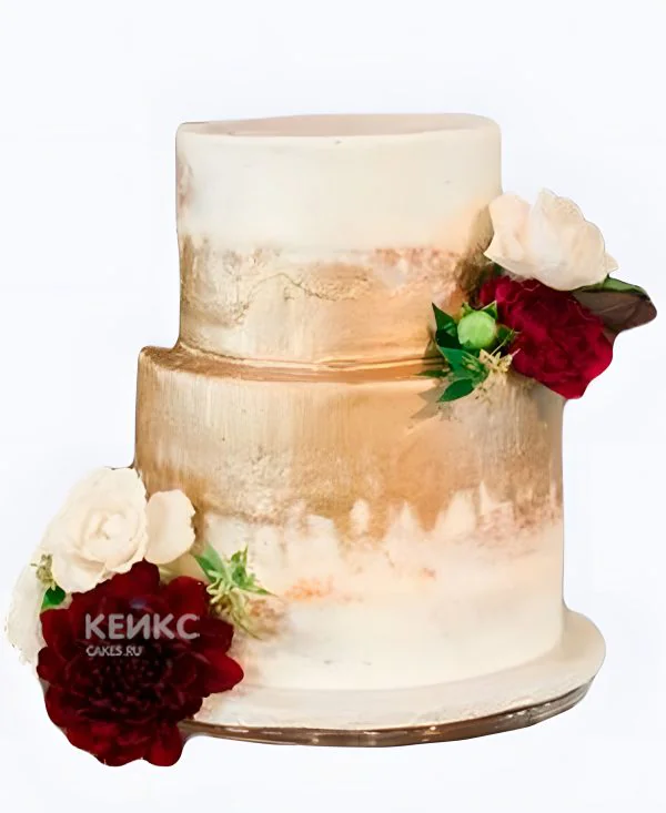 Бежевый свадебный торт с красно-белыми цветами Бежевый свадебный торт с красно-белыми цветами Фото