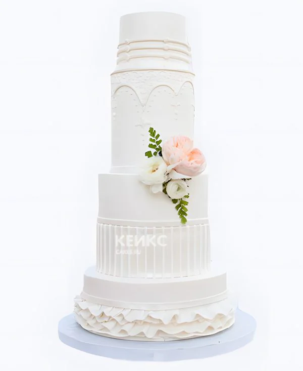 Большой свадебный торт Белоснежная башня с розами Фото