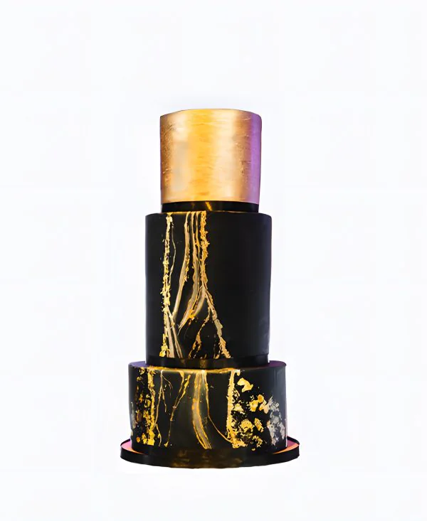 Черно-золотой трендовый торт на свадьбу Черно-золотой трендовый торт на свадьбу Фото