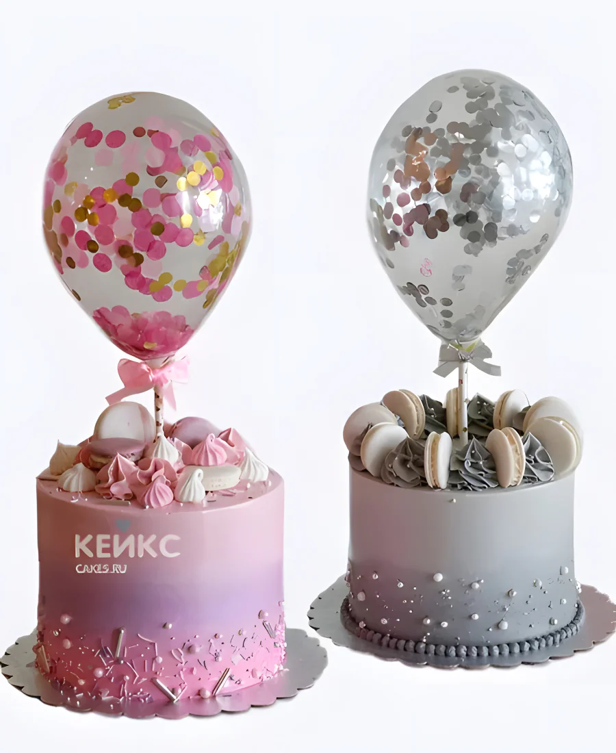 Два красивых тортика с шариками и макарунами для девочек Фото
