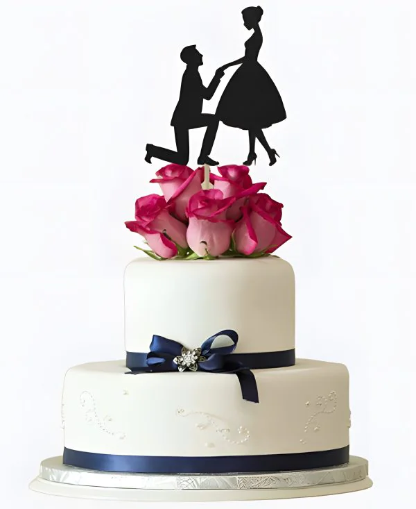 Двухъярусный торт с розами на сватовство Двухъярусный торт с розами на сватовство Фото