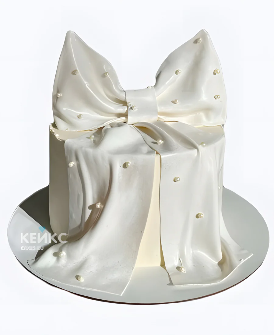 Эстетичный торт девочке с большим белым бантом Эстетичный торт девочке с большим белым бантом Фото