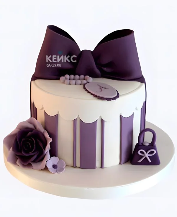 Фиолетовый тортик с сумочкой и бантом для девочки Фиолетовый тортик с сумочкой и бантом для девочки Фото