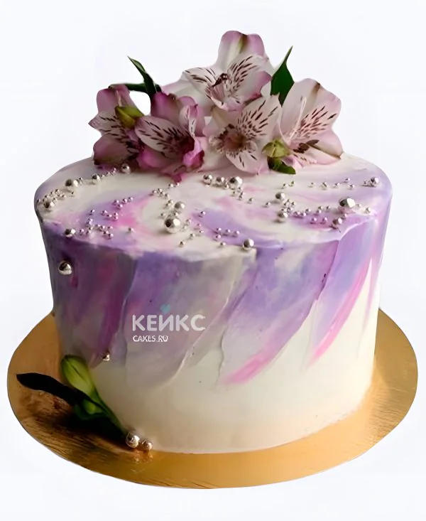 Фиолетовый свадебный торт с альстромериями и жемчугом Фото