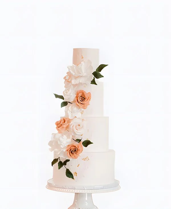 Изящный трендовый торт на свадьбу Изящный трендовый торт на свадьбу Фото