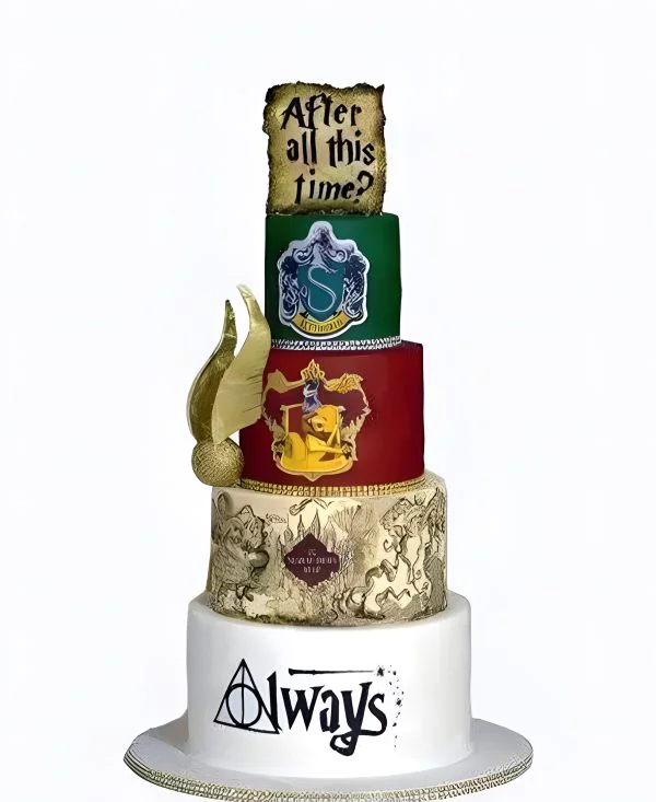 Изысканный тортик в пять ярусов по Гарри Поттеру с разными факультетами Изысканный тортик в пять ярусов по Гарри Поттеру с разными факультетами Фото