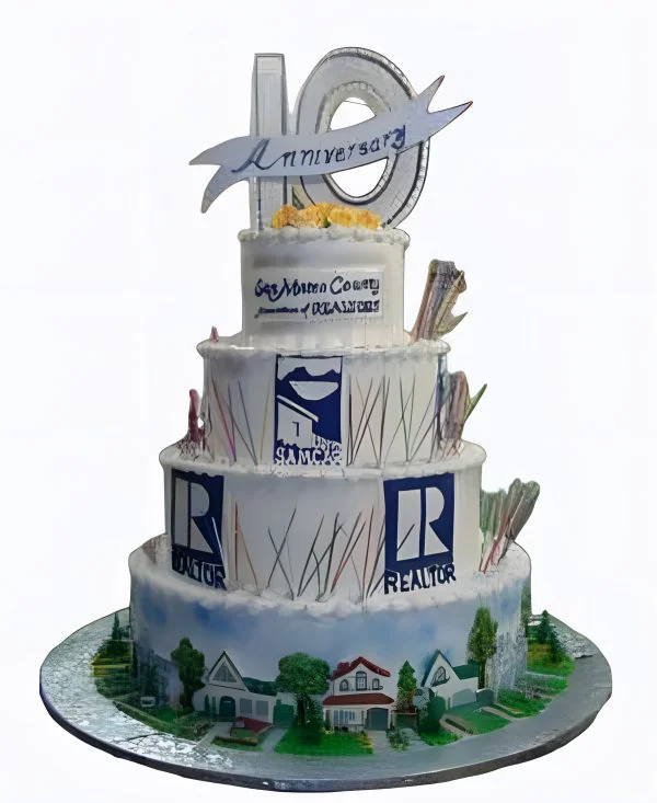 Корпоративный торт четырехъярусный с цифрой и аппликацией домов Фото