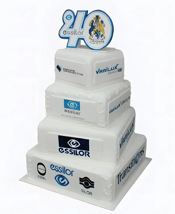 Корпоративный торт четырехъярусный с логотипами Фото