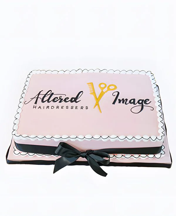 Корпоративный торт прямоугольный с черной ленточкой Фото