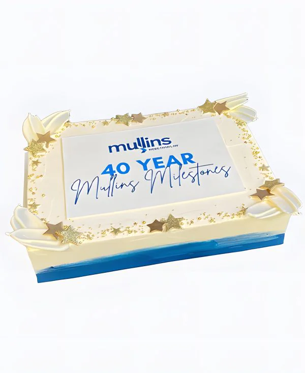 Корпоративный торт прямоугольный со звездочками и посыпкой Фото