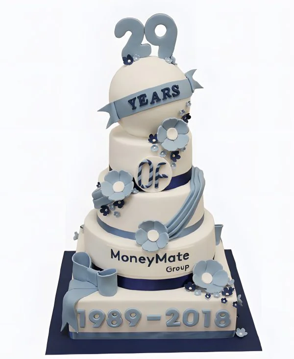 Корпоративный торт пятиярусный с цветами и лентой Фото