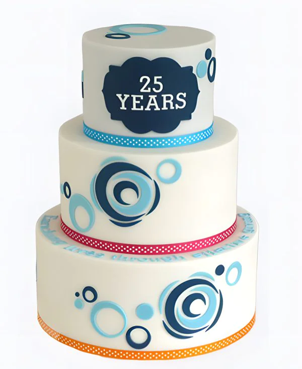 Корпоративный торт с аппликацией и табличкой Фото