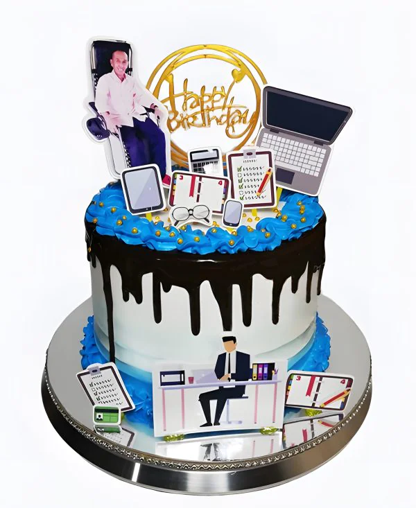 Корпоративный торт с отчетами и гаджетами Фото