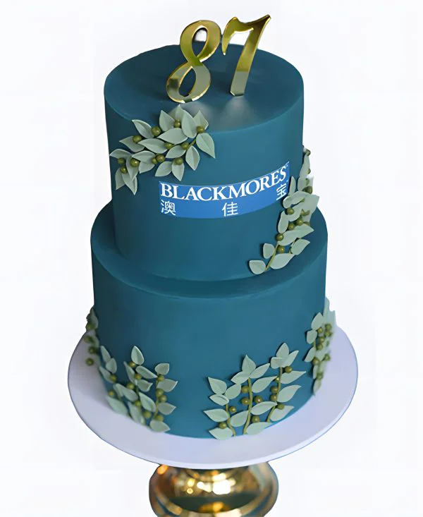 Корпоративный торт с веточками и цифрой Фото