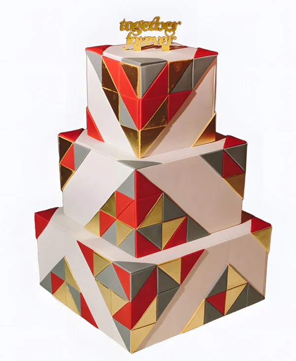 Корпоративный торт трехъярусный квадратный с треугольниками Фото