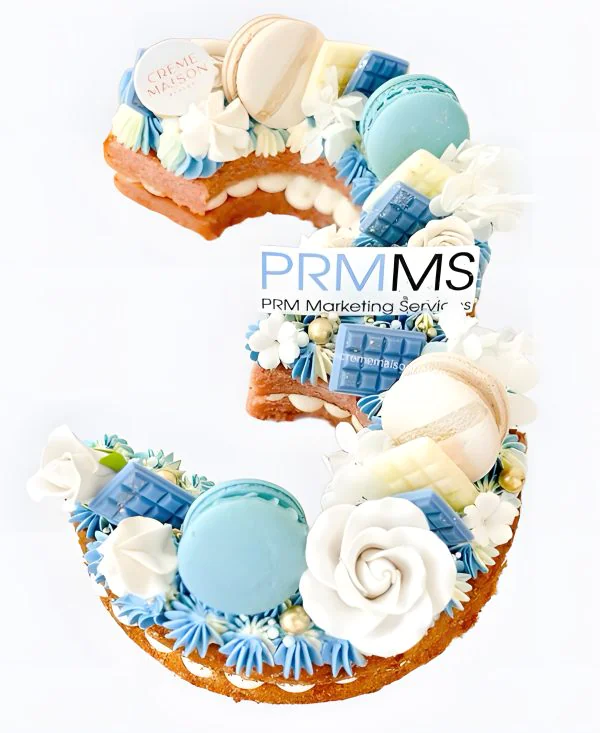 Корпоративный торт в форме цифры Фото