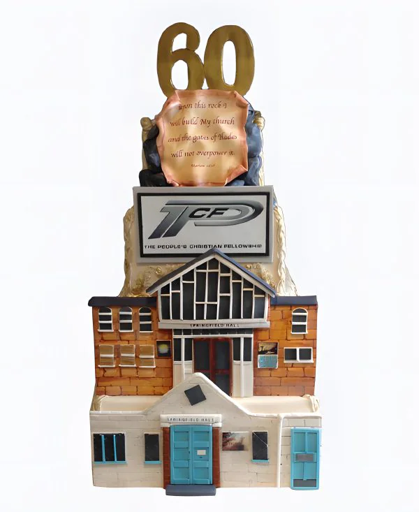 Корпоративный торт в форме дома Фото