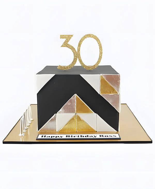 Корпоративный торт в форме куба Фото