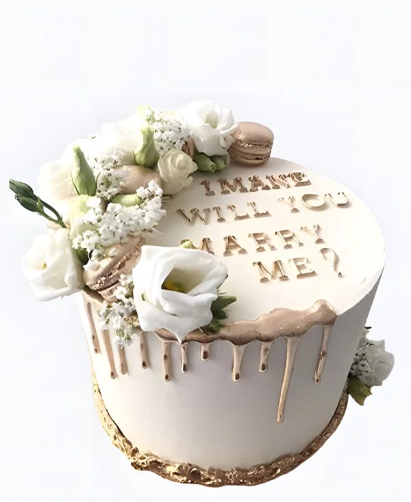 Красивый торт с макарунами и цветами на сватовство Красивый торт с макарунами и цветами на сватовство Фото