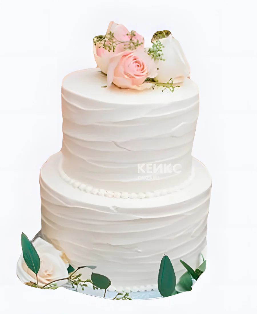 Кремовый свадебный торт с розами листочками и бусами Фото