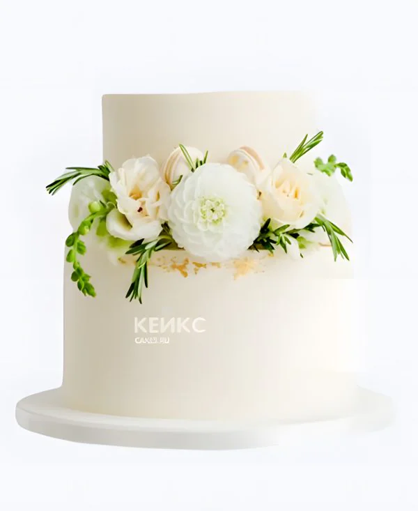 Свадебный торт с кремом и цветами без мастики Фото