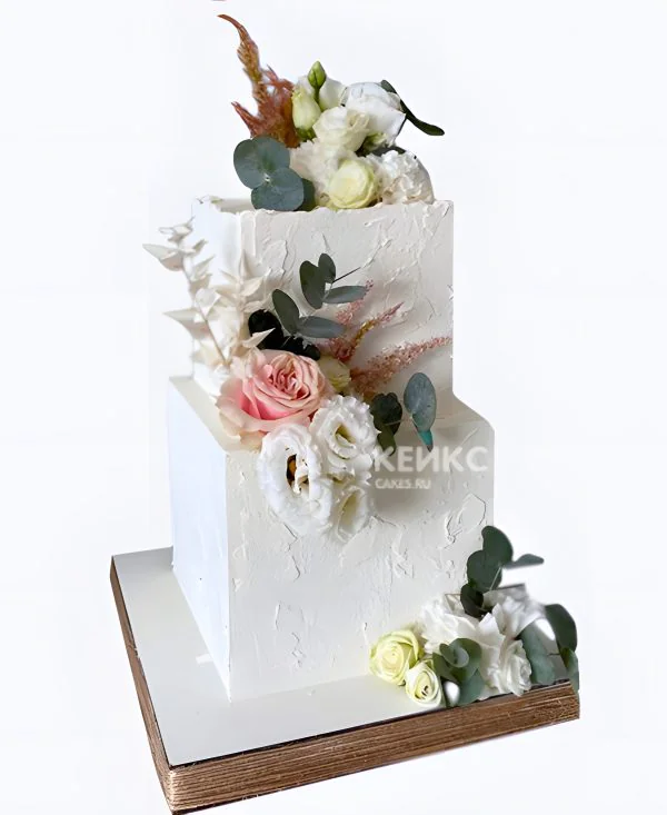 Квадратный свадебный торт белый с пышными букетами Квадратный свадебный торт белый с пышными букетами Фото