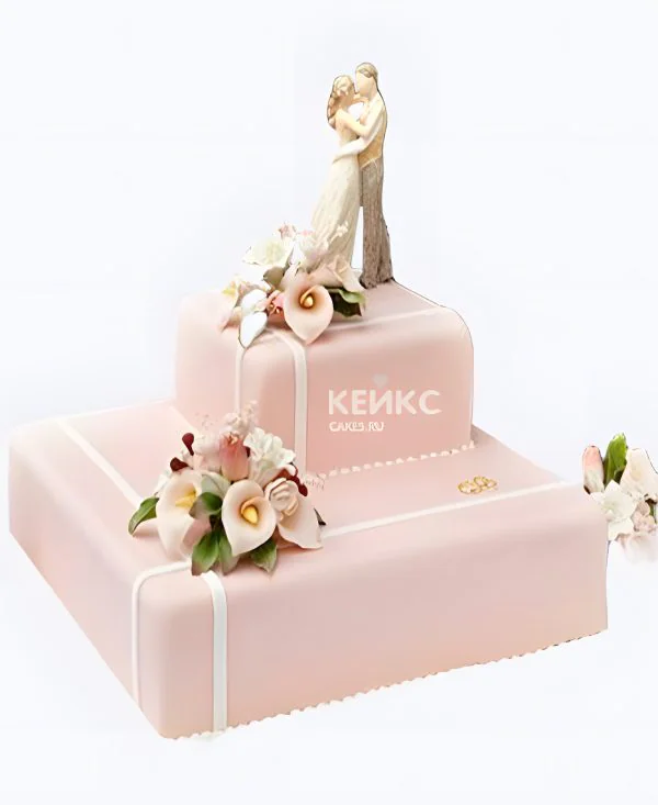 Квадратный свадебный торт с фигурками молодожен и каллами Квадратный свадебный торт с фигурками молодожен и каллами Фото
