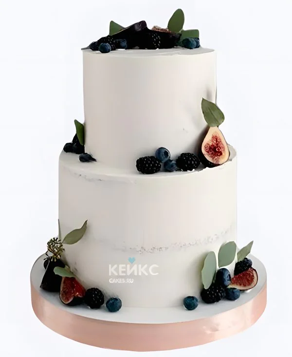Летний свадебный торт с ежевикой голубикой и инжиром Фото