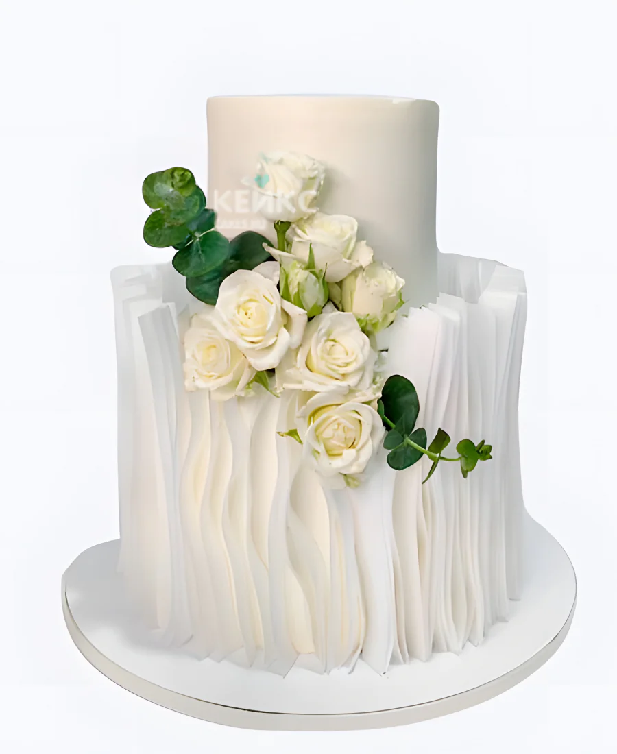 Минималистичный торт на свадьбу с белыми розами Минималистичный торт на свадьбу с белыми розами Фото