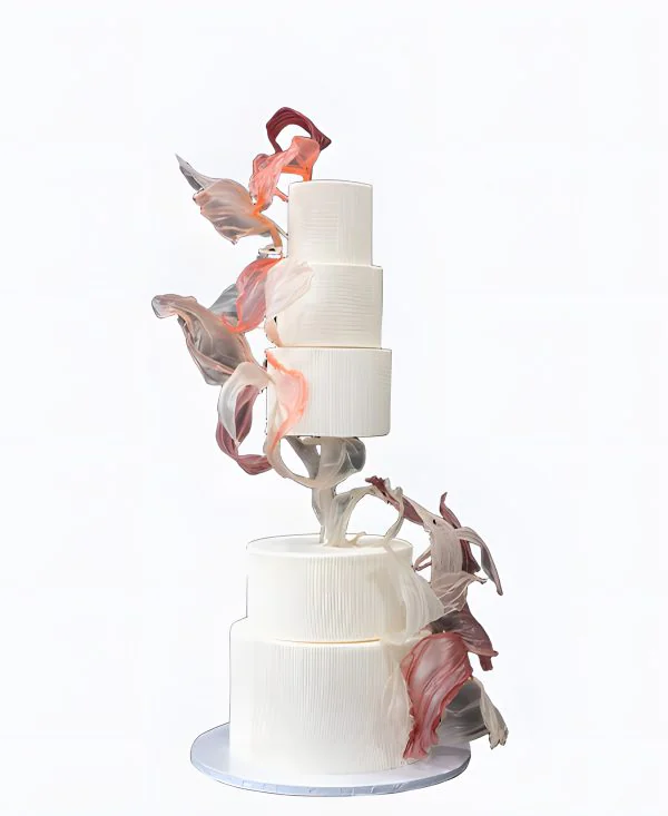 Необычный трендовый торт на свадьбу с вафельным декором Необычный трендовый торт на свадьбу с вафельным декором Фото