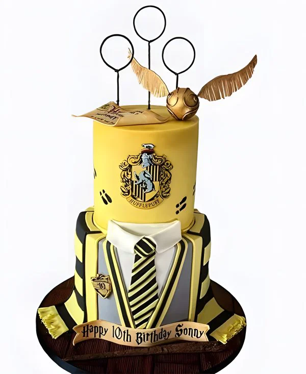 Невероятный высокий тортик на день рождения по факультету Пуффендуй из фильма Гарри Поттер Фото